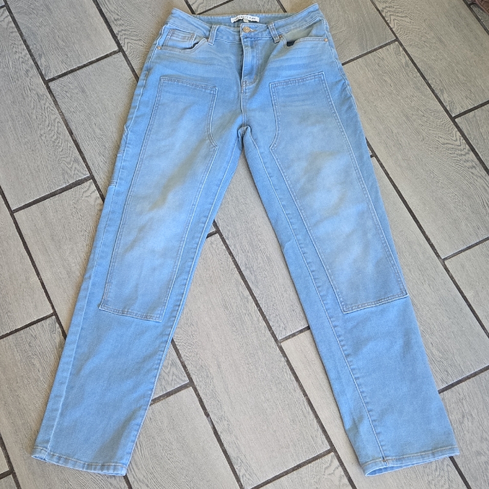 Title: Celebrity Pink Light Wash Patch Pocket Jeans – Size 3/26 wp212